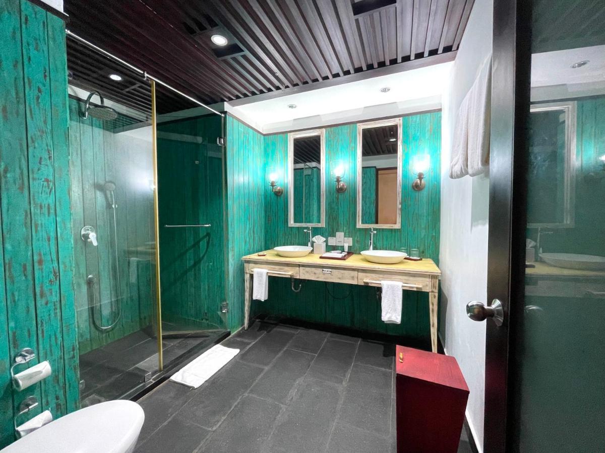 Plumeria Lake Resort & Spa Vayalar Екстер'єр фото