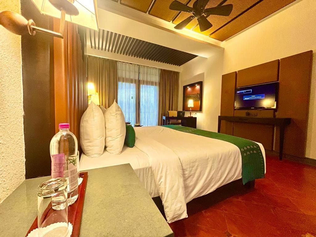 Plumeria Lake Resort & Spa Vayalar Екстер'єр фото